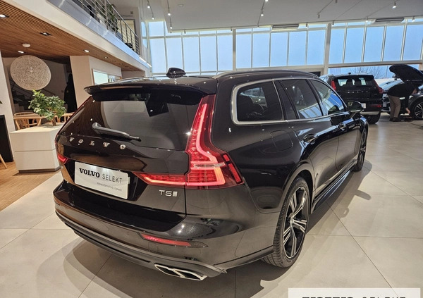 Volvo V60 cena 164900 przebieg: 58146, rok produkcji 2019 z Police małe 667